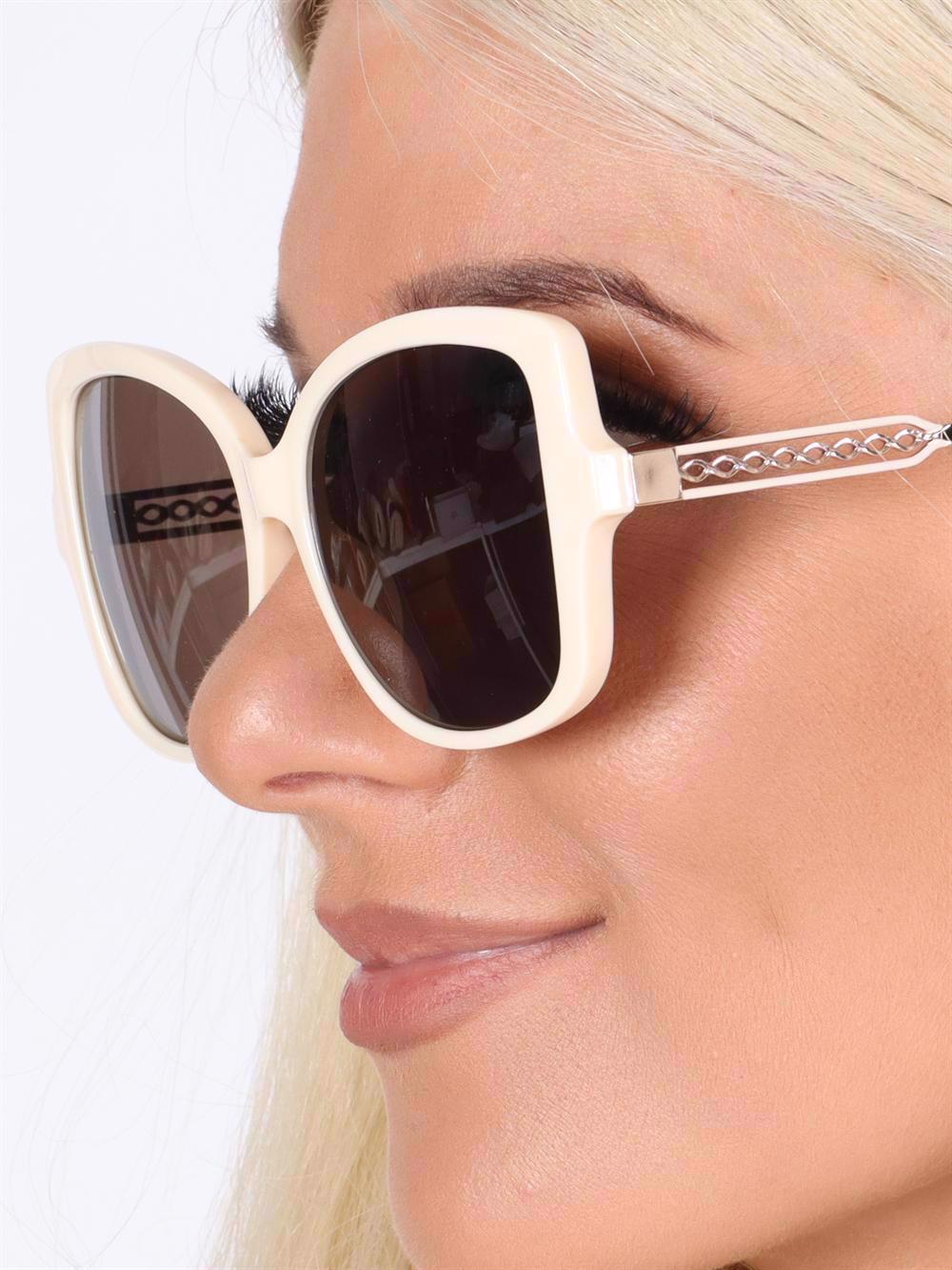 Lovisa - Beige solglasögon med tunn skalm